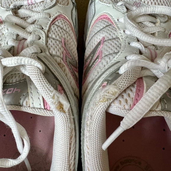 New Balance Running Shoe - Picture 3 of 4